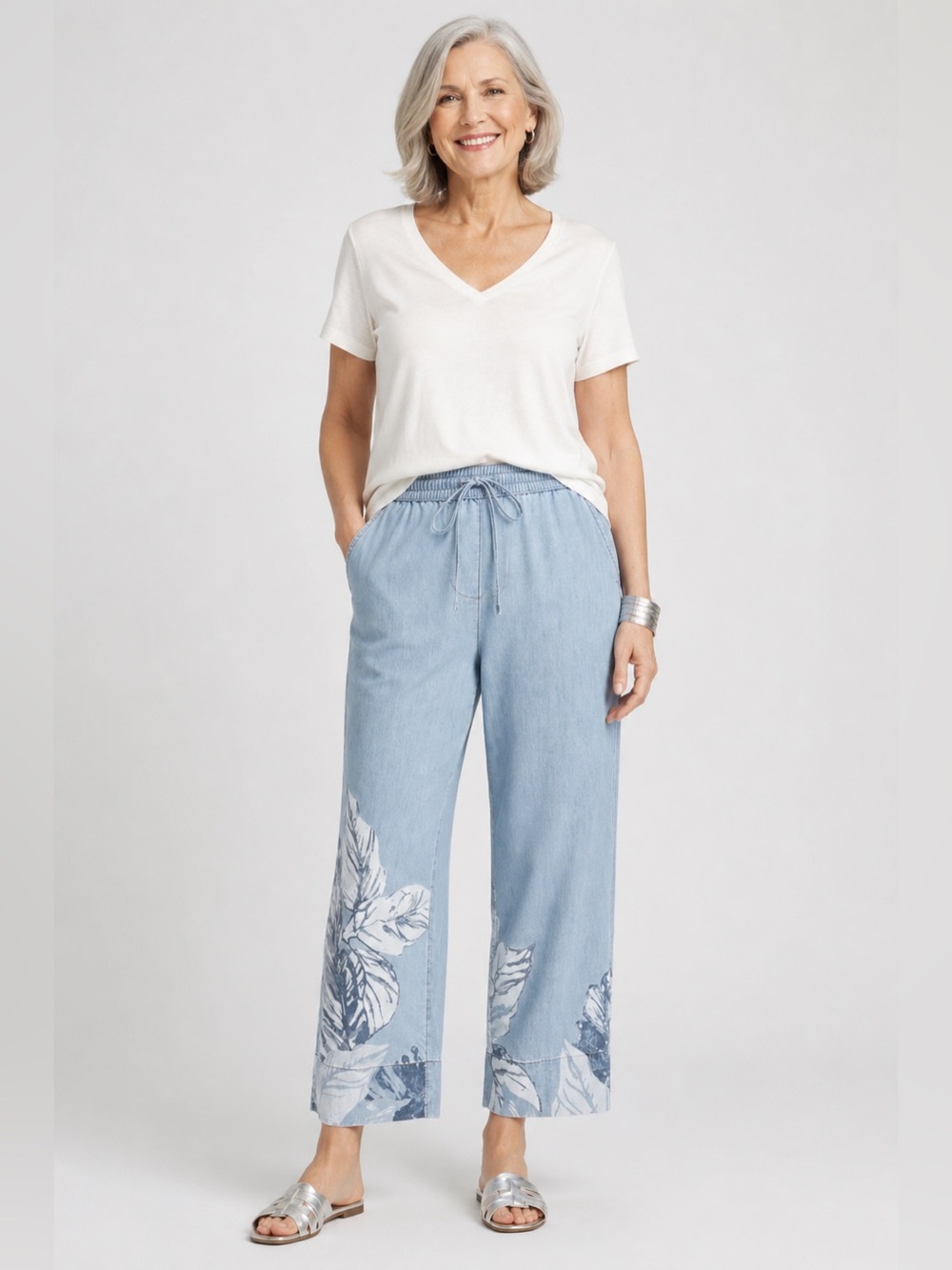 Chico’s Tropical Leaf Print Pull-On Crop Denim Pants NWT Elastic Waist Large